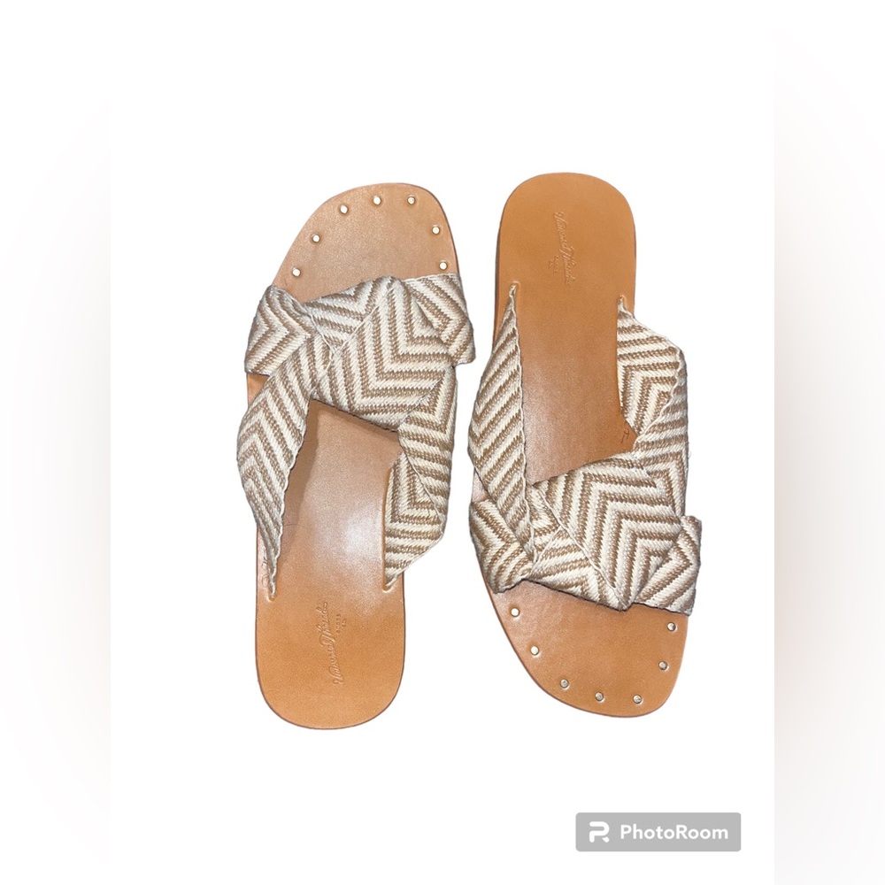 Universal Thread Sandal - Red Striped - Size 9 1/2